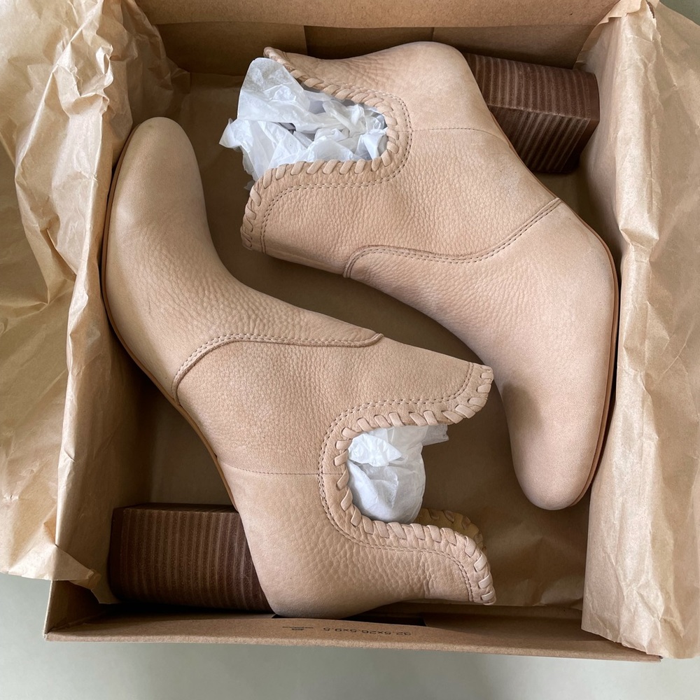Sz 10 Lucky Brands suede leather boots